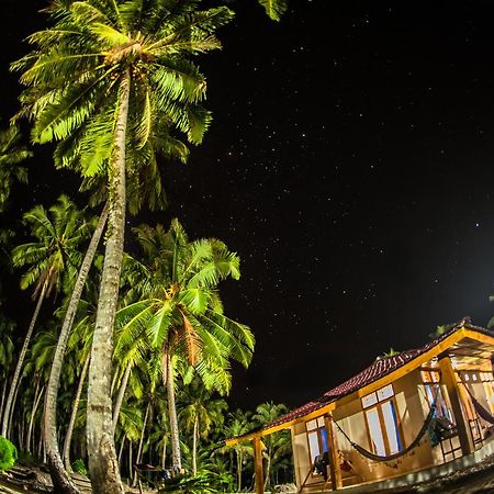 Puri Asu Resort Palau Asu Bagian luar foto